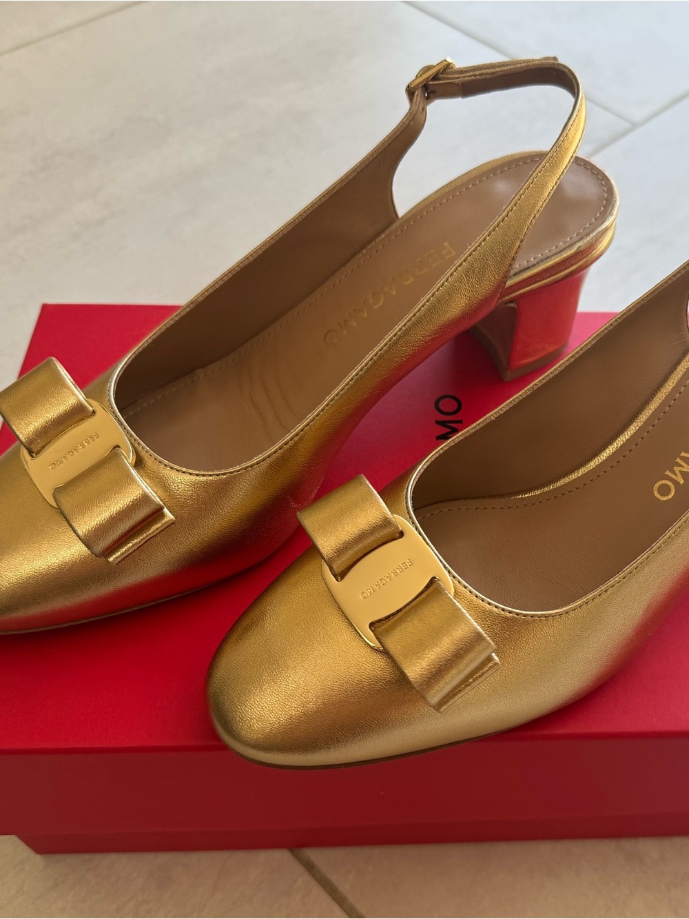 NWT - Authentic Ferragamo Gold Pumps - Super Stylish!